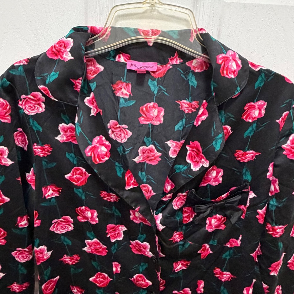 Betsey Johnson Pink Floral Pajama Top Black Satin Heart Buttons Bow Coquette - Picture 2 of 6
